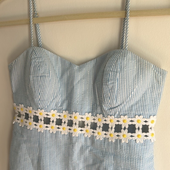 Blue and white striped Lilly Pulitzer dress with daisies size 2 - Picture 2 of 6